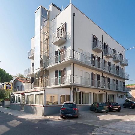 Regina Hotel e Ristorante Punta Marina Esterno foto