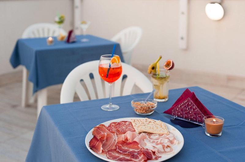 Regina Hotel e Ristorante Punta Marina Esterno foto