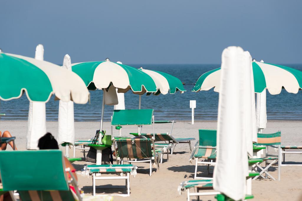 Regina Hotel e Ristorante Punta Marina Esterno foto