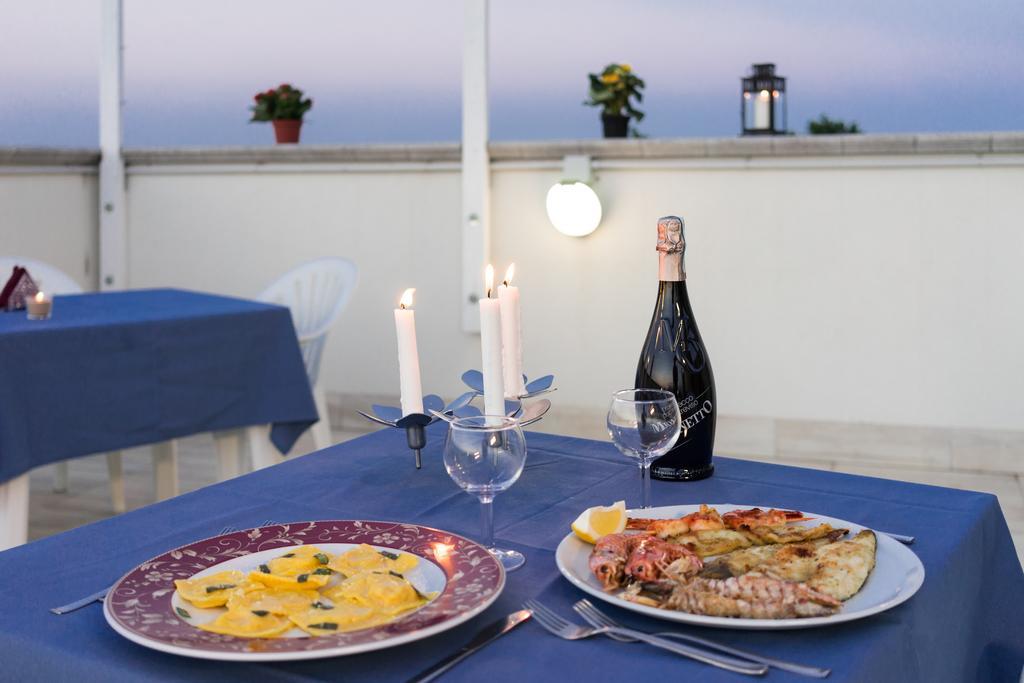 Regina Hotel e Ristorante Punta Marina Esterno foto