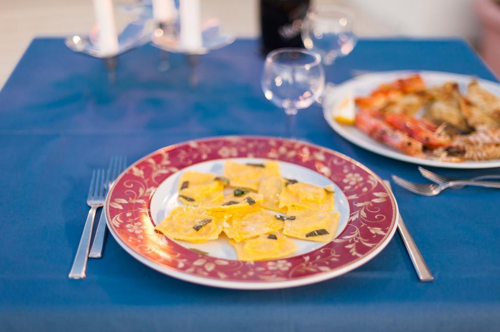 Regina Hotel e Ristorante Punta Marina Esterno foto