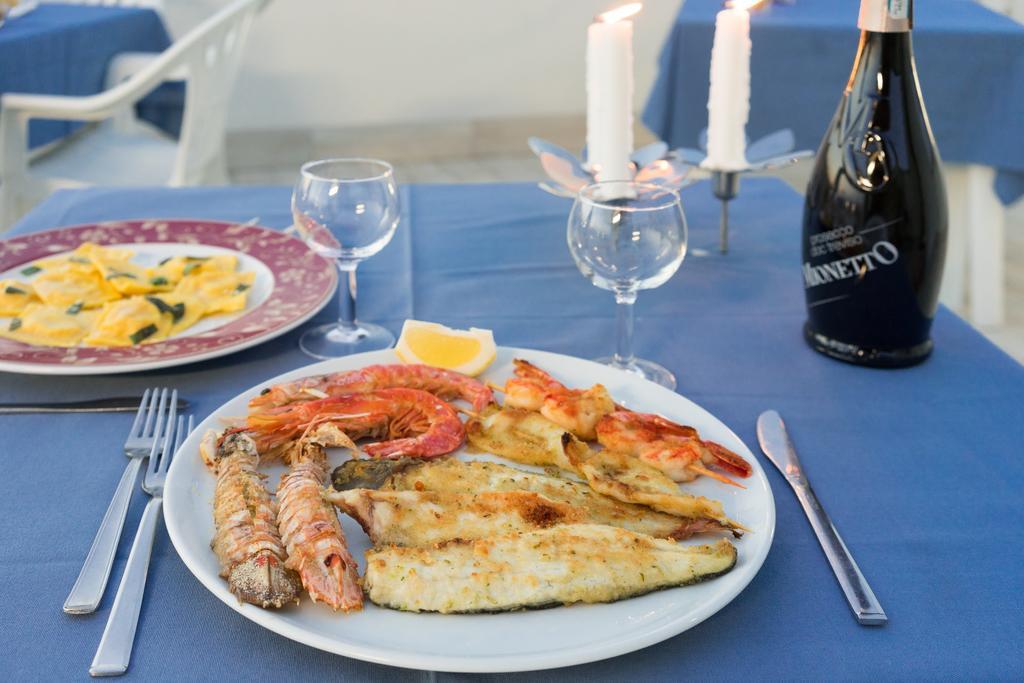 Regina Hotel e Ristorante Punta Marina Esterno foto