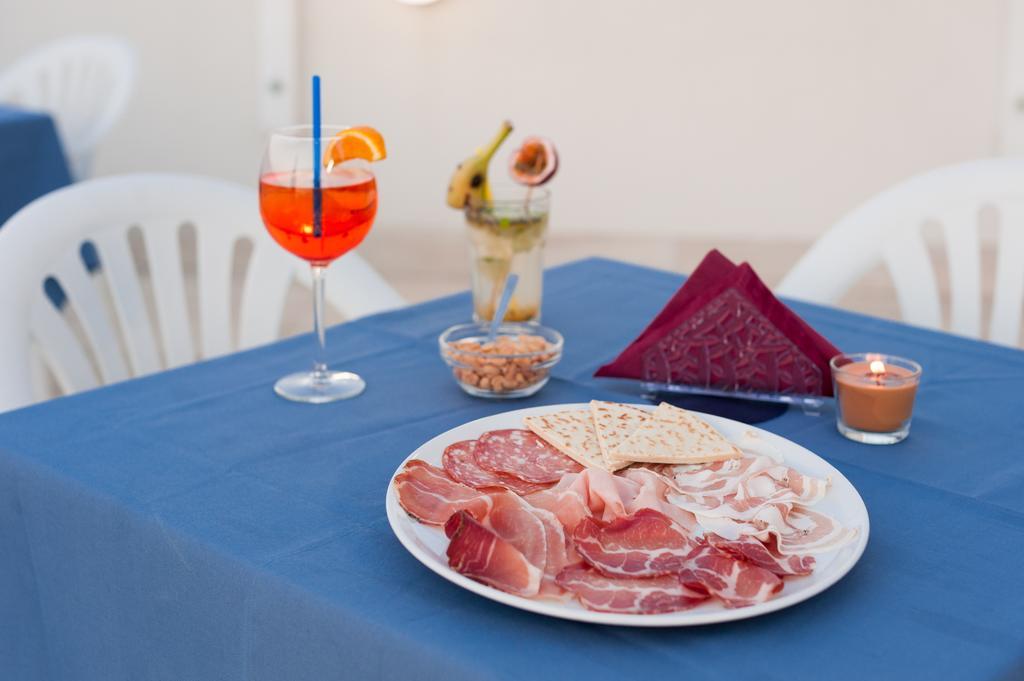 Regina Hotel e Ristorante Punta Marina Esterno foto