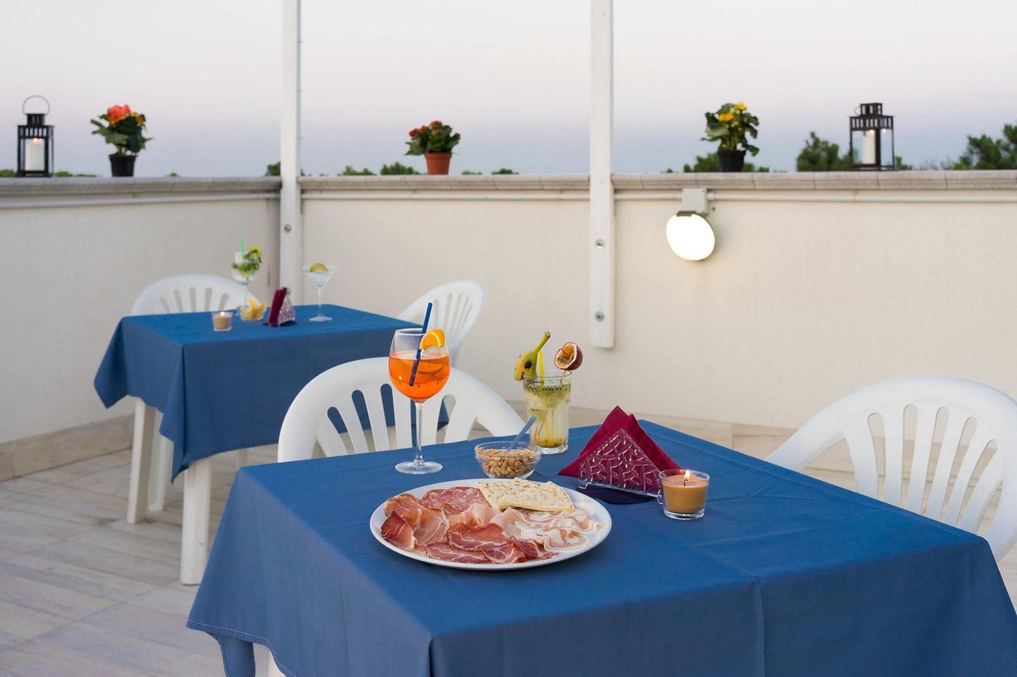 Regina Hotel e Ristorante Punta Marina Esterno foto